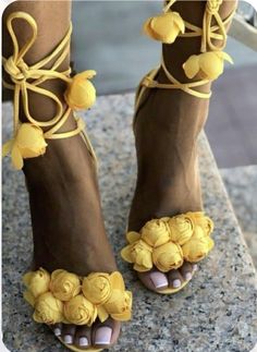 2023 Shoes, Diy Heels, Crazy Heels, Designer Canvas, Flower Heels, Diy Sandals, Clear Spring, Shoes Yellow, Fab Shoes