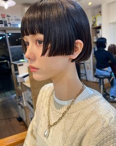 people_aoyama | @mimura_keisuke_people step bob✂︎✂︎ 顔まわりを切り込んだ bob… | Instagram Micro Bob Haircut, Super Short Bob, Super Short Bobs, Short Bob Cuts, Haircut Inspiration, Shot Hair Styles, New Cut, Bob Hair, Hair Setting