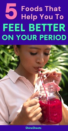 Does your period ever cause you to feel like you’re about to pass out? Find yourself hunched over in pain, gripping your abdomen tightly, and praying for someone to bring you a hot water bottle? Taking an over-the-counter pain reliever once in a while could help, but let’s be honest: that’s not a perfect choice. In this regard, food becomes essential. Here are 5 food foods that help you to feel better on your period by reducing cramps, bloating and improving your mood. Reduce Bloat, Healthy Period, Praying For Someone, Family Wellness, Nourish Your Body, Elderly Care, Healthy Sleep