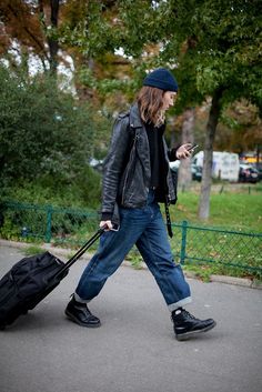 Goth Outfit, Jeans Street Style, Fashion Week 2016, Paris Fashion Week Street Style, Looks Street Style, 가을 패션, Fashion Week Street Style, Looks Style