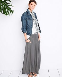 Favorite Maxi Knit Skirt Knitting Skirt, Long Grey Skirt, Skirt Styling, Boho Winter Outfits, Maxi Skirt Style, Denim Jacket Outfit, Paris Vacation, Knit Maxi Skirt, Midi Denim