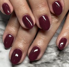 Maroon Simple Nails, Wine Red Nails Designs Short, Short Round Burgundy Nails, Maroon Gel Nails Design, Dark Red Round Nails, Gel Nails Maroon, Nail Art Simple Short, Maroon Nails Short, Maroon Short Nails