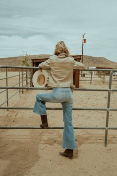 Western Aesthetic Outfits, Cowgirl Era, Rhinestone Cowboy, Modern Cowgirl, Western Fits, Cowboy Aesthetic, Monday Mood