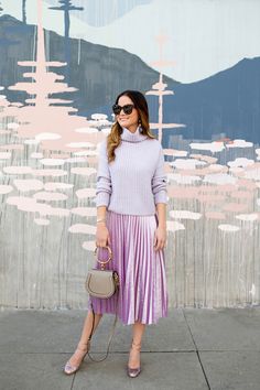 Light Purple Skirt Outfit, Light Purple Skirt, Purple Skirt Outfit, Pleated Skirt Outfits, Chloe Nile, Lavender Outfit, Mode Purple, Lavender Skirt, Velvet Pleated Skirt