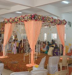 Shadi Mandap Decoration, Indoor Mandap Decor Indian, Vidhi Mandap, Indian Wedding Deco, Hindu Wedding Decorations, Mandap Decoration, Haldi Decoration, Engagement Stage Decoration, Reception Stage Decor