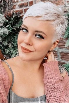 Short Hairstyles For Women: Gorgeous Pics To Get You Inspired Trendy Bob, Pixie Haircut For Round Faces, Short Grey Hair, Super Short Hair, Short Pixie Haircuts, Short Pixie Cut, Short Hair Haircuts, Blonde Pixie, Short Hair Styles Pixie