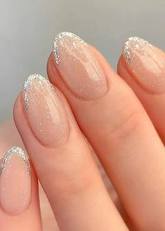 Silver Nail Designs Simple, French Nail Designs With Glitter, Festive Nails Simple, Bridal Nails Ideas, French Nails With Sparkle, Korean Glitter Nails, Fancy French Nails, Glitter French Nails, Unghie Sfumate