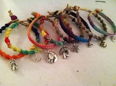 Glow Mushrooms, Jamaica Fashion, Mundo Hippie, Fabric Jewellery, Hemp Jewelry, Hemp Bracelets, Diy Jewlery, Indie Jewelry, Hippie Bracelets