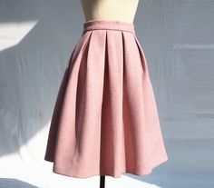 " *Pleated skirt *Hidden pockets *Length approx : 70cm *Wash by hand or machine with cold water *The Skirt is made of wool. Auailable in women's us size XXS to 3XL as well as custom size and plus size  XXS: Waist:66cm/26\" Length:68cm/26.7\" XS: Waist:70cm/27.5\" Length:68cm/26.7\" S: Waist:74cm/29\" Length:68cm/26.7\" M: Waist:78cm/30.5\" Length:70cm/27.5\" L: Waist:82cm/32\" Length:70cm/27.5\" XL: Waist:86cm/33.8\" Length:70cm/27.5\" XXL: Waist:90cm/35.5\" Length:70cm/27.5\" 3XL: Waist:94cm/37 Custom Skirt, Long Wool Skirt, Long Linen Skirt, Handmade Skirts, Skirt Pleated, Winter Skirt, Pleated Skirts, Long Sleeves Coats, Wool Skirt