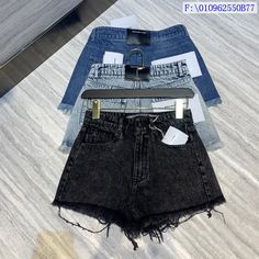 Shorts Pants, Short Jeans, Facebook Page, Ootd Fashion, Beautiful Photography, Short Pants, Insta Fashion, Jean Shorts, Denim Shorts