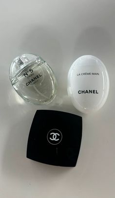 Cosmetic Inspiration, Chanel Cosmetics, Instagram Branding Design, Nordic Tattoo, Chanel Beauty, Purple Wallpaper Iphone