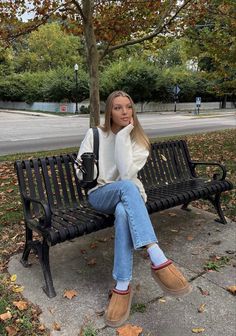 Neutral Winter Outfit, Outfit With Uggs, Nyc Winter Outfits, College Outfits Comfy, Outfit Botas, Cozy Winter Outfits, Outfit Inspo Fall, Casual Fall Outfits