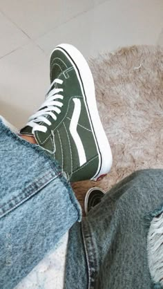 Vans Winter Shoes, Van High Tops Outfit, Vans Sk8 High, Custom Shoes Diy, Shoe Wishlist, Shoe Inspo, Swag Shoes, Unique Shoes