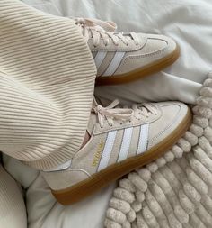 #adidas #adidassneakers #adidasgazelle #beige Adidas Samba Outfit, Samba Outfit, Aesthetic Shoes