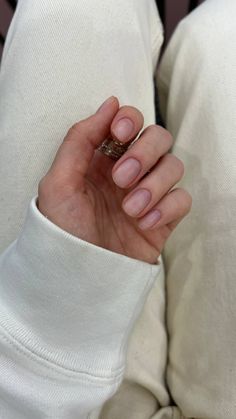 Short Oval Nails Natural Color, Short Oval Nails, Short Nails Art, Oval Nails, Nail Studio