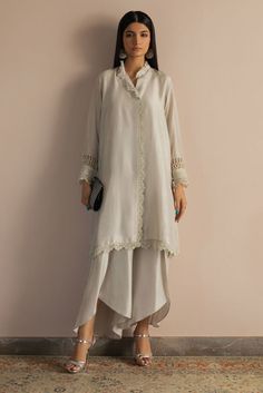 Deepak Perwani, Trend Ideas, Kurti Sets, Latest Dress Design, Designer Kurtis, Simple Pakistani Dresses, Party Kleidung, Designer Dresses Casual, Party Wear Indian Dresses