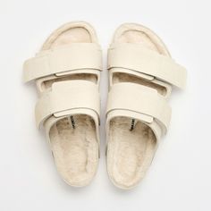 Uji Suede Tekla Suede Leather Powder | BIRKENSTOCK Tekla Fabrics, Winter Capsule, Nagoya, Nappa Leather, Soft Suede, Shoe Box, Suede Leather, All Fashion, Birkenstock