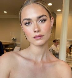 French Bridal Makeup Look, Wedding Makeup For Hazel Eyes Natural, Glossier Wedding Makeup, Minimal Glowy Wedding Makeup, Natural Wedding Makeup For Fair Skin, Fresh Faced Bridal Makeup, Bridal Natural Makeup Brown Eyes, Soft Glam Makeup Cool Tone, Minimalist Bridesmaid Makeup