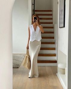 Goelia Fashion, Nancy Meyers Aesthetic Outfits, Feminine Aura, Modest Classy, Bbq Outfits, Size 8 Fashion, Work Fits, Corporate Fashion, Rock Outfit