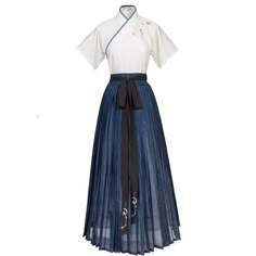 Asian Style Clothes, Traditional Chinese Hanfu, Cute Kimonos, Sheer Maxi Skirt, Galaxy Pattern, Lit Outfits, Hanfu Dress, Chinese Hanfu, Pattern Embroidery