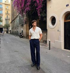 Elevate Your Style: Old Money Spring Outfits for Men in 2024 Party Outfit Men, Herren Style, Mens Photoshoot Poses, Mens Casual Outfits Summer, Men Stylish Dress, Guys Clothing Styles, Mens Outfit Inspiration, Elegante Casual