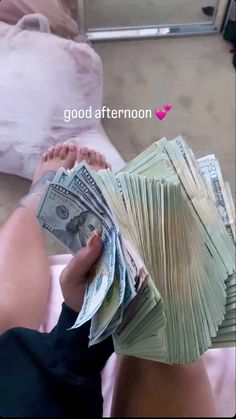 Black Girls Luxury Lifestyle, Holding Money, Rich Girl Lifestyle