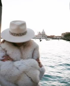 Classy Aesthetic, Outfit Look, Old Money Aesthetic, Mode Inspo, Inspired Fashion, How To Pose, Rich Girl, Outfits Women, Venice Italy