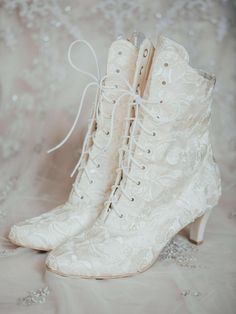 Victorian Era Wedding Boots Bridal Boots Vintage Bridal | Etsy Victorian High Heels, Art Nouveau Wedding Shoes, Victorian Era Wedding Dress, Victorian Era Shoes, Victorian Inspired Outfits, Vintage Bridal Shoes, Victorian Era Wedding, Old Heels, Cute Comfortable Shoes