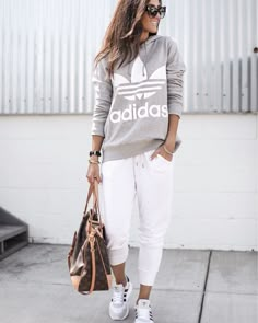 Chique Outfit, Joggers Outfit, Legging Outfits, Mode Casual, Adidas Sweatshirt