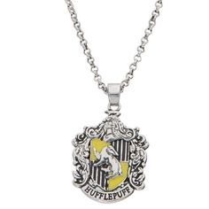 Hufflepuff House Crest Silv... Lotr Room, Harry Potter Gift Box, Harry Potter Houses Crests, Harry Potter Necklace, Harry Potter Accessories, Harry Porter, Hufflepuff House, Harry Potter Jewelry, Harry Potter Hufflepuff