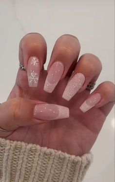 Nail Silver, Movie Aesthetic, Accent Nail, Pointed Nails, Nails Glitter, Christmas Nails Acrylic, Nails 2023