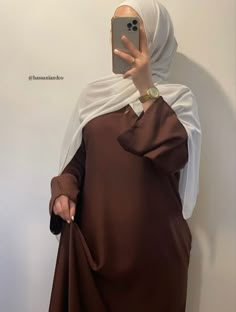 Khaki Abaya Outfit, Abaya Trends 2024, Hijabi Aesthetic Outfits Abaya, Black Abaya Designs Simple, Brown Abaya Aesthetic, Abaya Brown, Curvy Winter Outfits, Modest Outfits Muslim, Hijab Designs