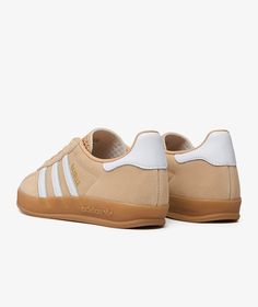 Discover the timeless style and heritage of adidas with the Women's Gazelle Indoor. This classic and retro silhouette from the adidas Gazelle collection is perfect for Fall/Winter 2024. The beige colorway adds a touch of sophistication to your outfit, making it a versatile choice for any occasion. Whether you're hitting the streets or lounging at home, these sneakers will elevate your look effortlessly. Step up your shoe game with the adidas Women's Gazelle Indoor, available now at SVD. Women's Handball, Adidas Sneakers Women, Adidas Samba Og, Weekend Brunch, Sneaker Games, Adidas Gazelle, Adidas Samba, Winter 2024, Outfit Casual