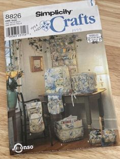 the front cover of simply crafts magazine