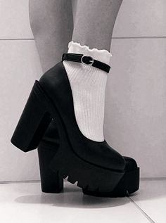 Heels Chunky Heel, Marry Jane, Mode Shoes, Heels Chunky, Cute Shoes Heels, Fancy Shoes, Classic Pumps