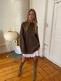 Thanksgiving Outfit Aesthetic, Thanksgiving Fits, Autumn Spices, Surfergirl Style, Brown Boots Outfit, Fall Boots Outfit, Nyc Summer, Paris Mode