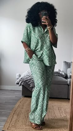 Modest Fashion Summer Outfits, Modest Summer Fashion, Classy Short Dresses, Cute Vacation Outfits, African Inspired Clothing, Effortlessly Chic Outfits, Iconic Dresses, Casual Day Outfits