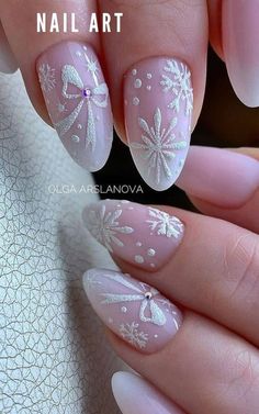 Rose Gold Nails Design, Nail Art Noel, Fall Nail Art Designs, Christmas Gel Nails, Rose Gold Nails, Almond Nails Designs, Snowflake Nails, Nails 2023, Halloween Nail Designs