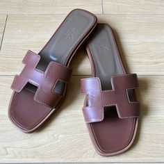 Excellent Condition 37.5 Wear On Soles Does Not Come With Box Or Dust Bags Hermes Shoes, Women's Shoes Sandals, Shoes Sandals, Dust Bag, Women Shoes, Sandals, Gold, How To Wear, Color