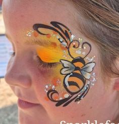 Cheek Art Face Paint, Insect Face Paint, Hyena Face Paint, Flower Crown Face Paint, Face Paint Ladybug, Spring Face Paint Ideas, Face Paint Bee, Simple Kids Face Painting Ideas, Spring Face Painting