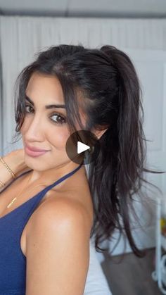 Maria Aiello, Ponytail Hack, Becky Hill, Side Ponytail Hairstyles, Voluminous Ponytail, Ponytail Tutorial, Easy Care Hairstyles, Side Ponytail