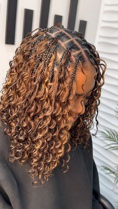 Rare Braids Hairstyles, Honey Blond Boho Knotless Braids, Short Braids Black Women, Bobo Braid Hairstyles, Honey Blonde Boho Knotless Braids Bob, Boho Braids Bob, Braided Bob Hairstyles, Braids Inspiration