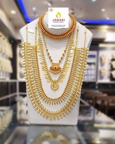 Jewel Reference, Indian Gold Necklace Designs, Pressing Flowers, Temple Jewellery Earrings, Gold Necklace Indian, Jewel Wedding, Set Ideas, Gold Necklace Simple