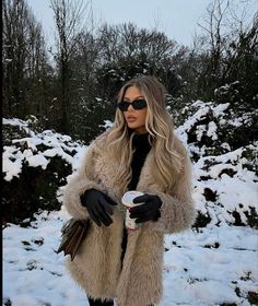 Anetta Beri, Cute Winter Fits, Fall Maternity Outfits, Fur Coat Fashion, Fall Maternity, Pinterest Outfits