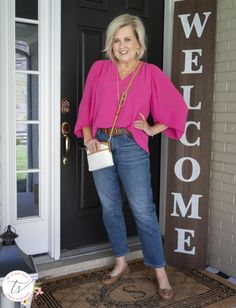 Fuschia Blouse Outfit, Pink Floral Top Outfit, Ballon Butterfly, Pink Blouse Outfit, Pink Blouses Outfit, Pink Blouses, Floral Top Outfit, Pink Shirt Outfit, Butterfly Tops