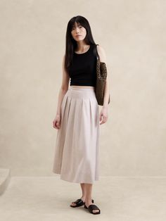 Linen-Blend Pleated Midi Skirt | Banana Republic Factory Summer Pleated Skirt Outfit, Linen Skirt Outfit, Skirts Elegant, Pleated Skirt Outfit, Midi Skirt Outfit, Cotton Midi Skirt, Banana Republic Skirt, Spring Fashion Trends, Summer Fashion Trends