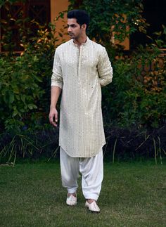 Kurta Man Design For Men, Indian Groomsmen Outfits For Men, White Kurta Pajama Men Weddings, Ivory Kurta For Men, Mens Kurta Designs Style Indian Weddings, Off White Kurta For Men, Sky Blue Kurta Men, White Kurta Designs For Men, Kurta Pajama Men Design