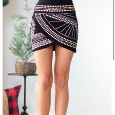 Brand New Never Worn Aztec Skirt!! M But Runs On The Smaller Size. For Reference I Am 5’4 And 117 Lbs And The M Fit Just Right But Not As Tight As I Wanted Aztec Skirt, Aztec Style, Aztec Fashion, Classy Fashion, Style Skirt, Gold Studs, Fashion Classy, Skirt Fashion, Black And Gold