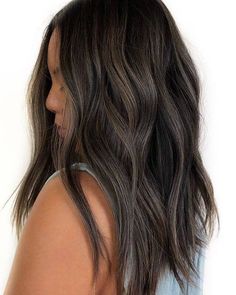 Dark Brown Hair Ideas, Brown Hair Cuts, Brown Hair Ideas, Dark Chocolate Brown Hair, Rambut Brunette, Brown Hair Looks, Balayage Blonde, Brown Hair With Blonde Highlights