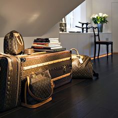 Travel in style Louis Vuitton Vintage, Vintage Luggage, Lv Handbags, Vintage Louis Vuitton